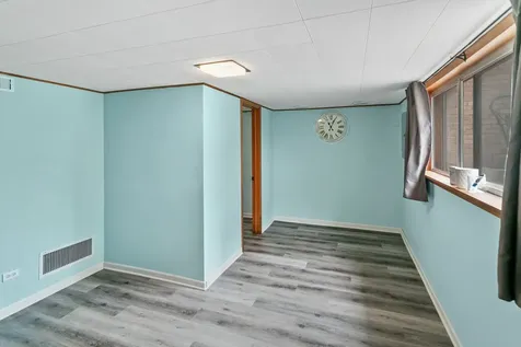 383 Park Avenue Wheeling IL 60090