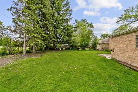 383 Park Avenue Wheeling IL 60090