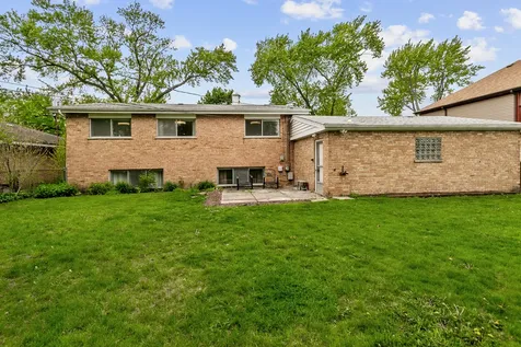 383 Park Avenue Wheeling IL 60090