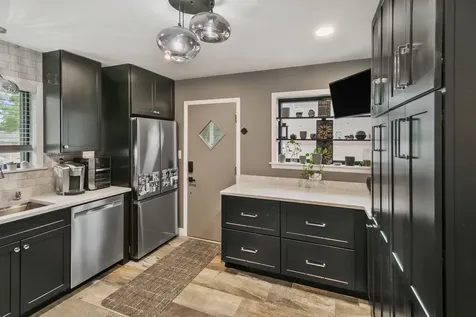 383 Park Avenue Wheeling IL 60090