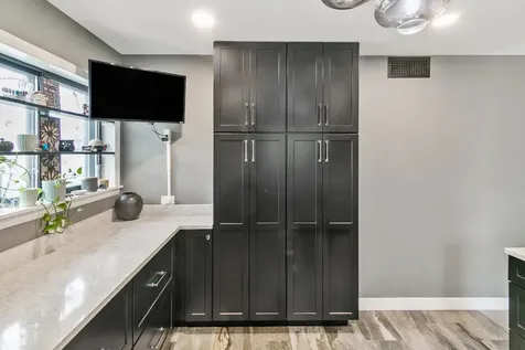 383 Park Avenue Wheeling IL 60090