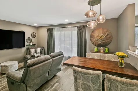 383 Park Avenue Wheeling IL 60090