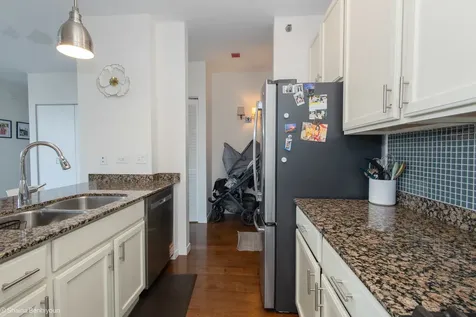 210 South Des Plaines Street Chicago IL 60661