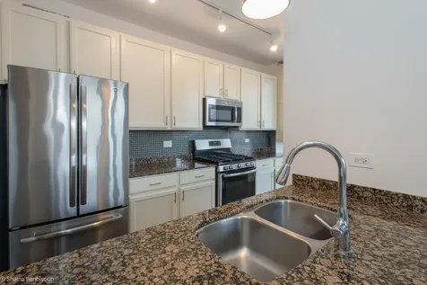 210 South Des Plaines Street Chicago IL 60661