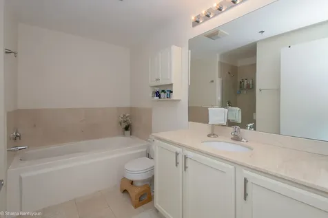 210 South Des Plaines Street Chicago IL 60661