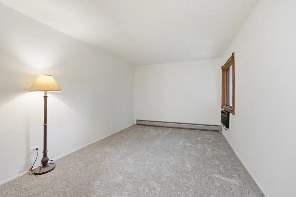 1806 Hemlock Place Schaumburg IL 60173