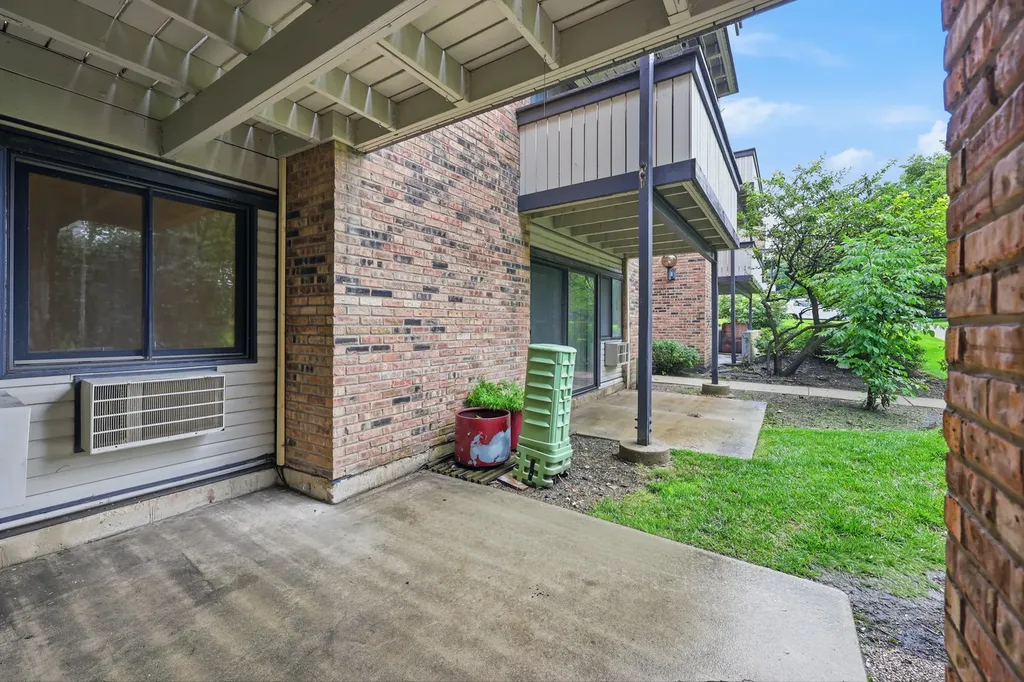 1806 Hemlock Place Schaumburg IL 60173