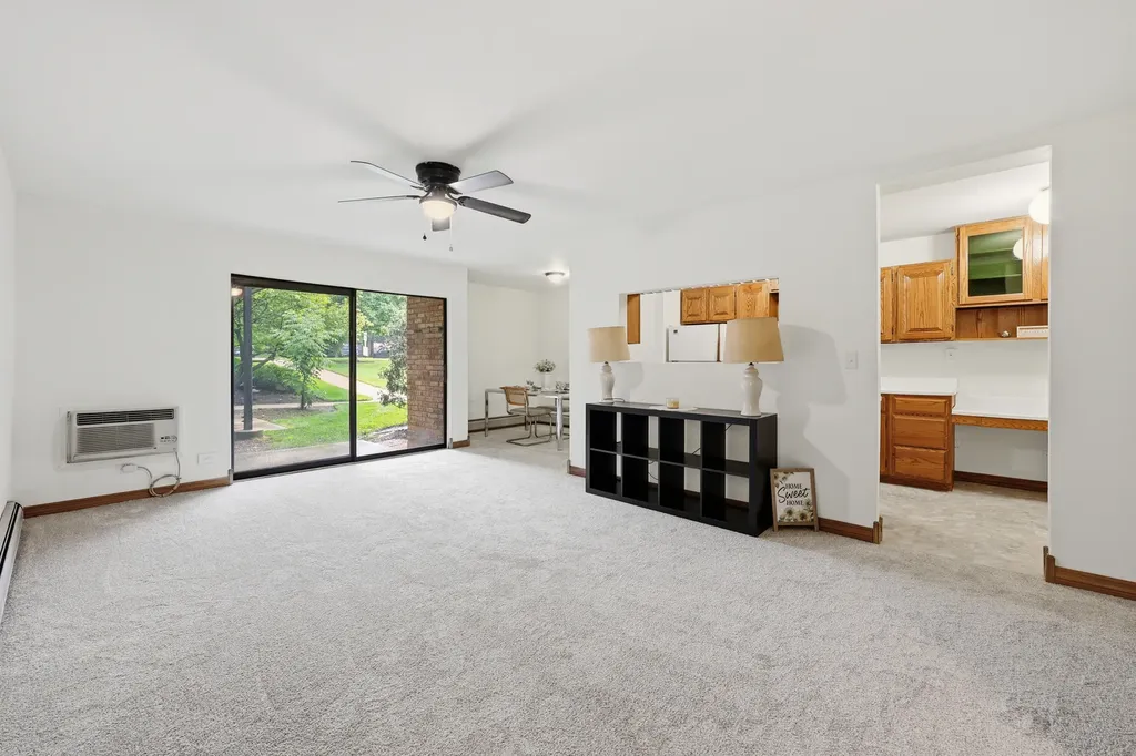 1806 Hemlock Place Schaumburg IL 60173