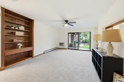 1806 Hemlock Place Schaumburg IL 60173