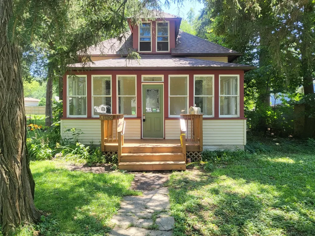103 Center Street Fox River Grove IL 60021