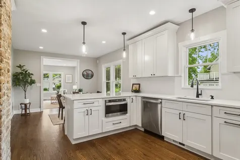 209 Raymond Avenue Barrington IL 60010