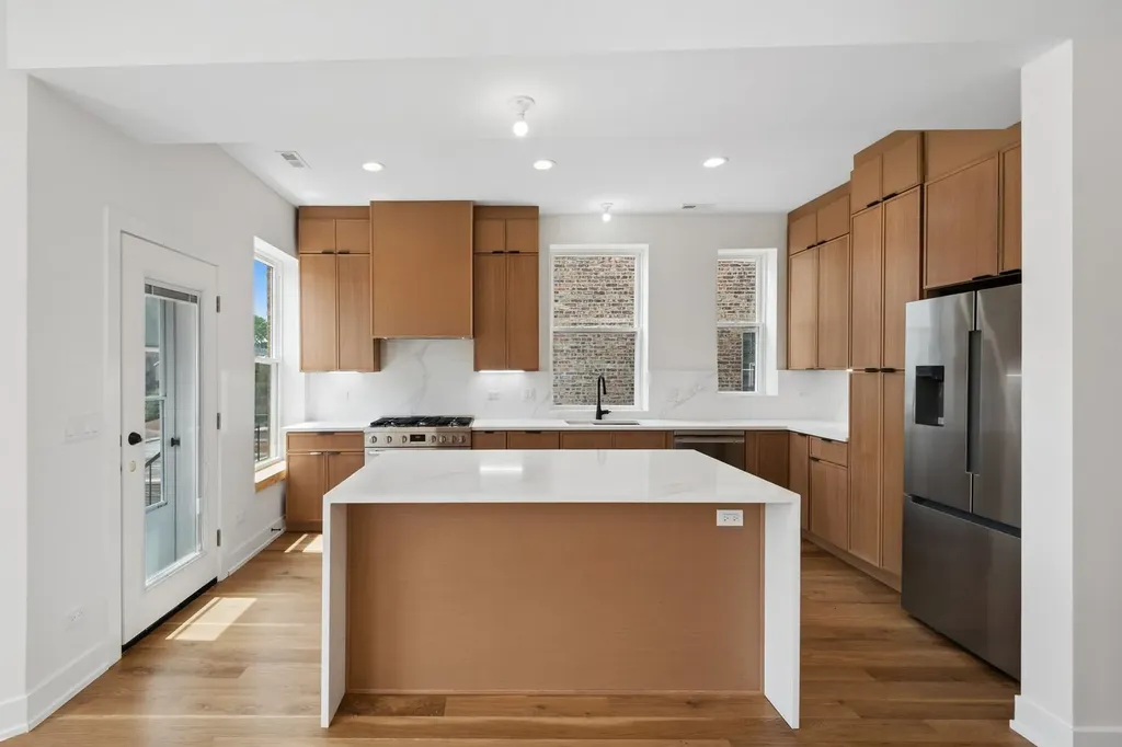 2647 West Walton Street Chicago IL 60622