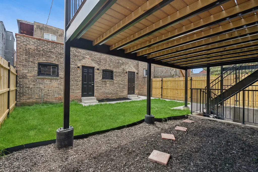 2647 West Walton Street Chicago IL 60622