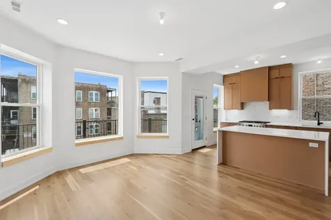 2647 West Walton Street Chicago IL 60622