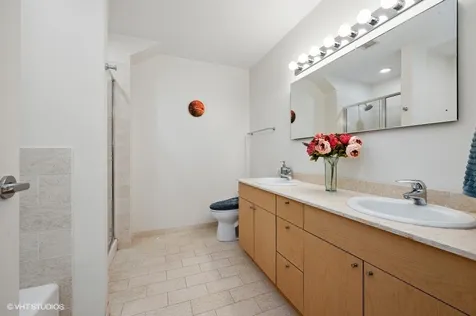 653 North Kingsbury Street Chicago IL 60654