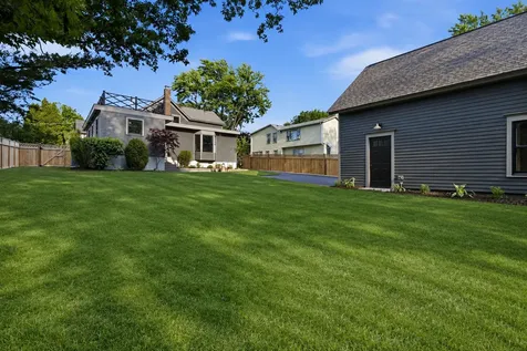 208 Dundee Avenue Barrington IL 60010