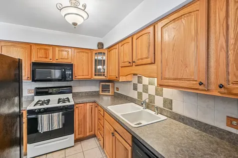 4833 West 109th Street Oak Lawn IL 60453