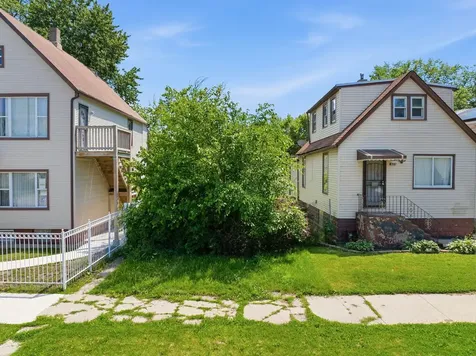 305 West 117th Street Chicago IL 60628