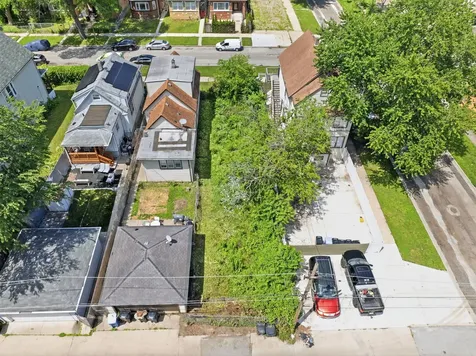 305 West 117th Street Chicago IL 60628