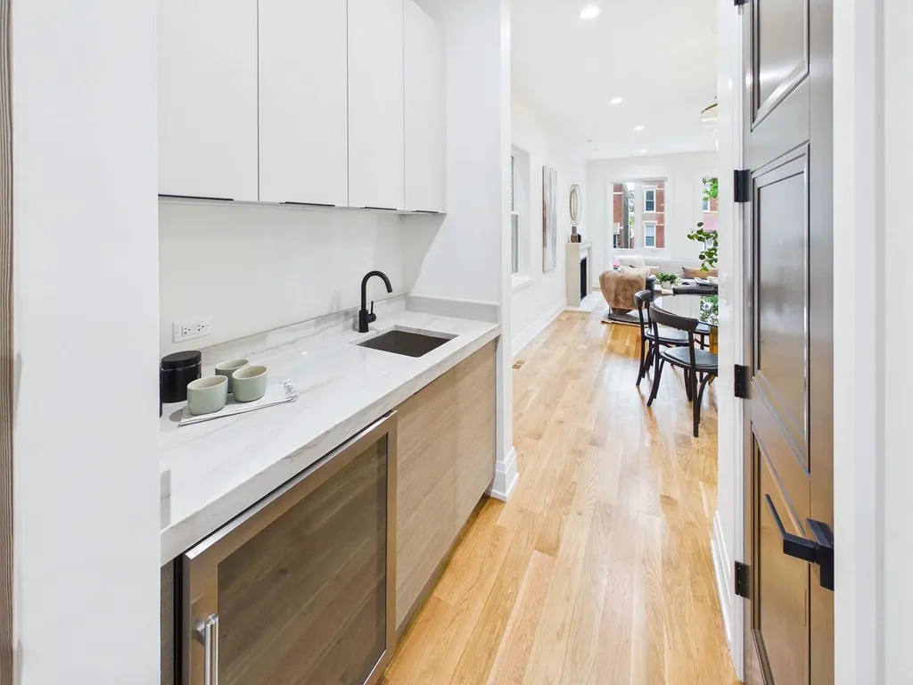 2638 West Superior Street Chicago IL 60612
