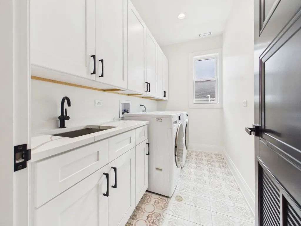 2638 West Superior Street Chicago IL 60612