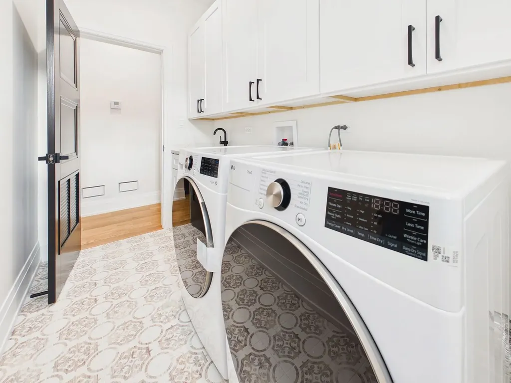 2638 West Superior Street Chicago IL 60612