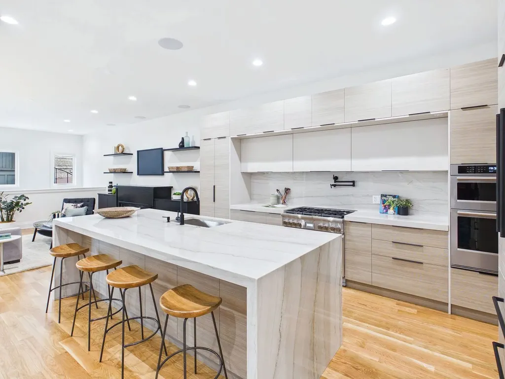 2638 West Superior Street Chicago IL 60612