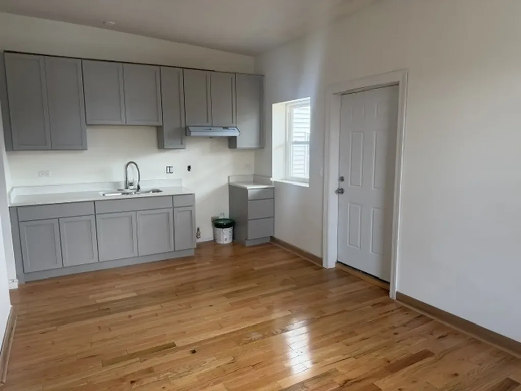 1921 South Saint Louis Avenue Chicago IL 60623