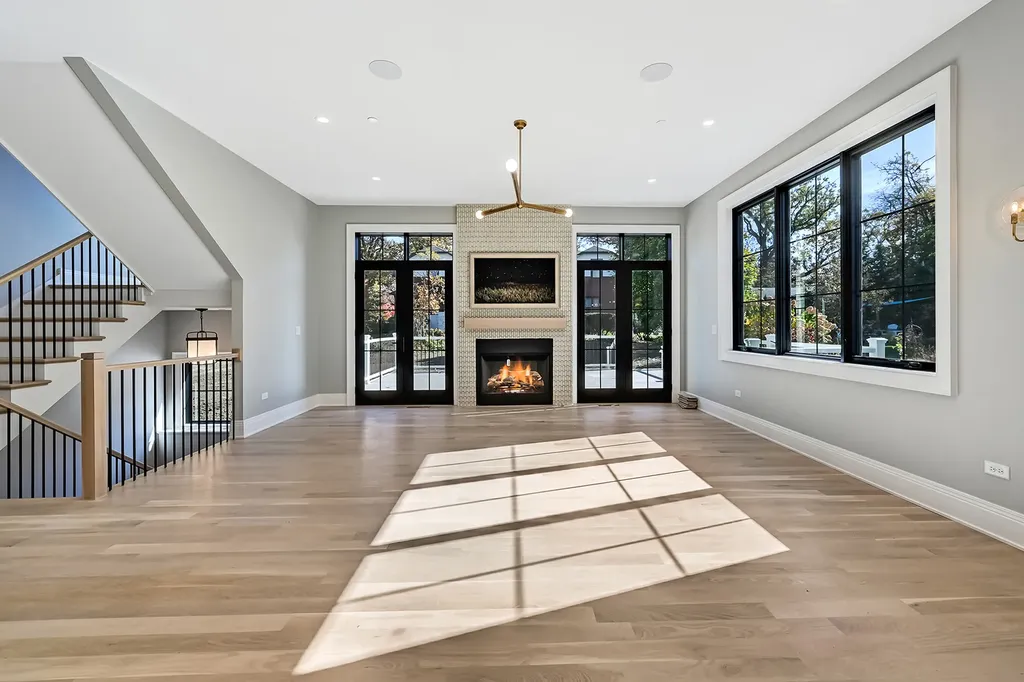 938 Waverly Road Glen Ellyn IL 60137