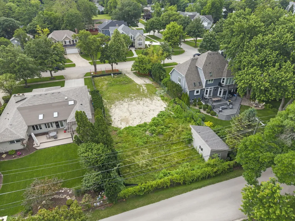 938 Waverly Road Glen Ellyn IL 60137