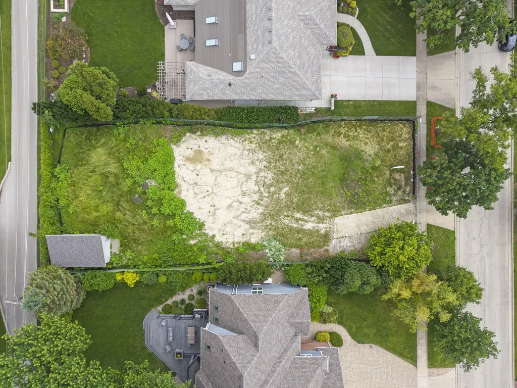 938 Waverly Road Glen Ellyn IL 60137