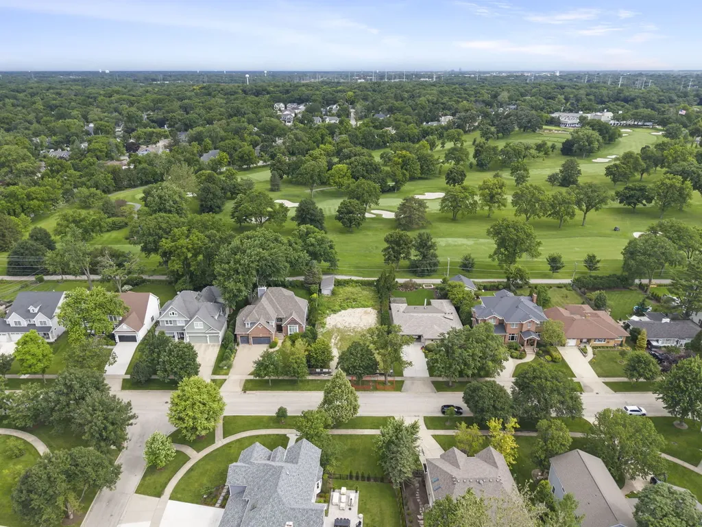 938 Waverly Road Glen Ellyn IL 60137