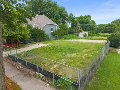 938 Waverly Road Glen Ellyn IL 60137