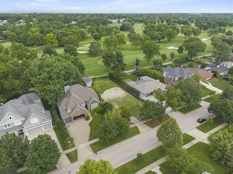 938 Waverly Road Glen Ellyn IL 60137