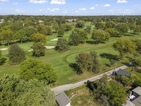 938 Waverly Road Glen Ellyn IL 60137