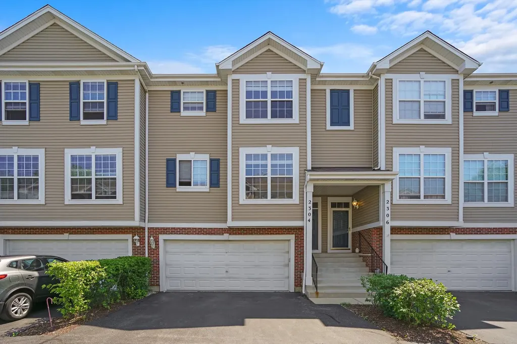2304 Hudson Circle Aurora IL 60502