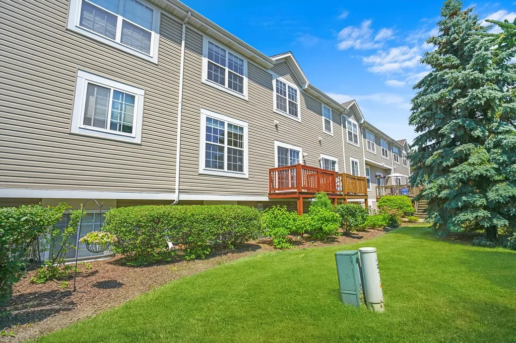 2304 Hudson Circle Aurora IL 60502