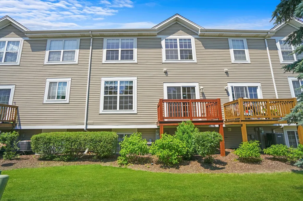 2304 Hudson Circle Aurora IL 60502