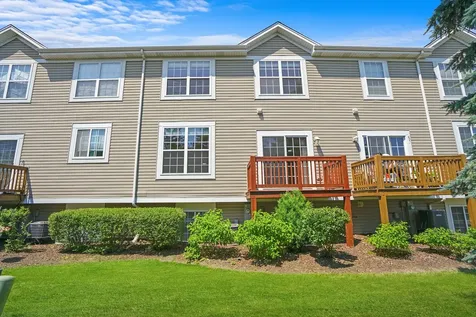 2304 Hudson Circle Aurora IL 60502