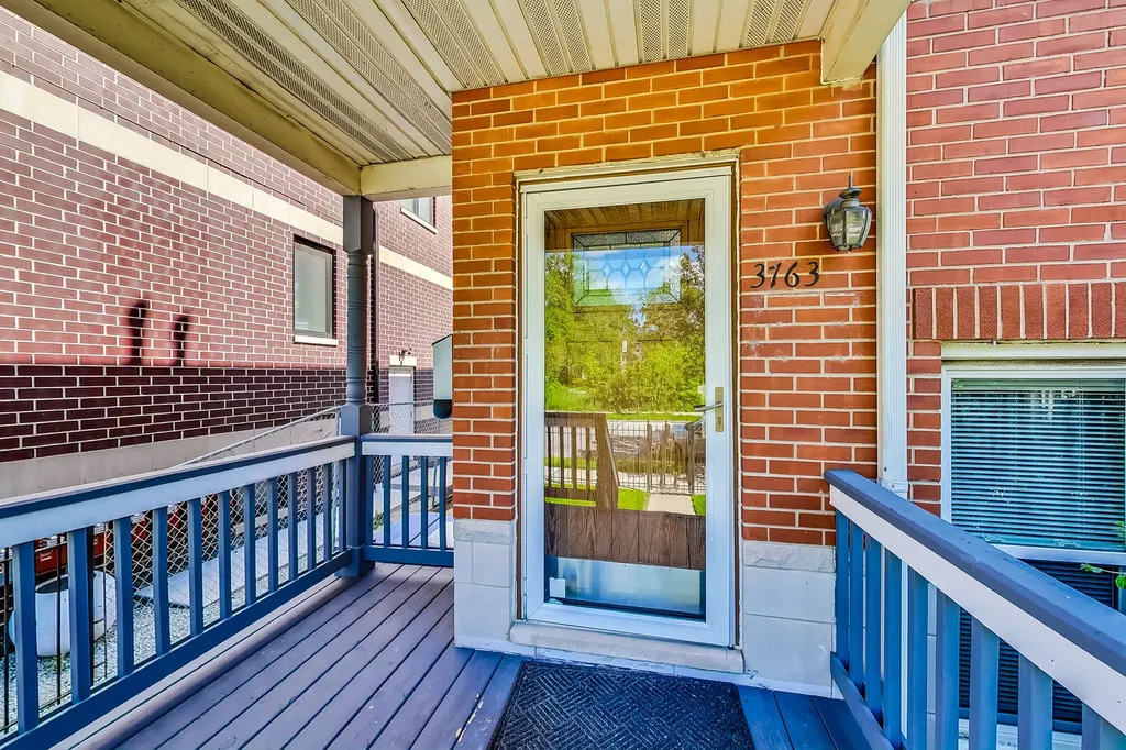 3761 South Lake Park Avenue Chicago IL 60653