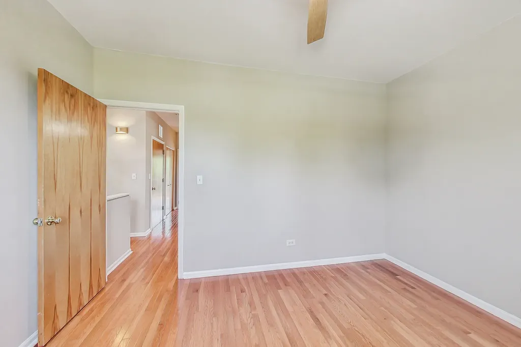3761 South Lake Park Avenue Chicago IL 60653
