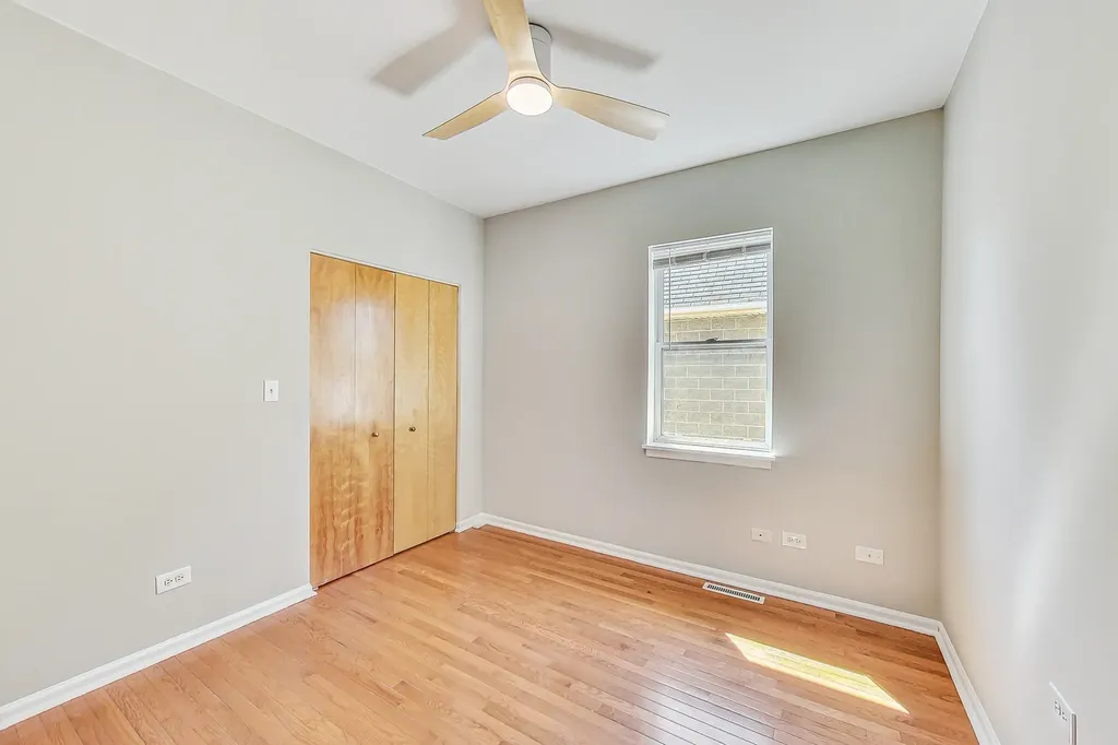 3761 South Lake Park Avenue Chicago IL 60653