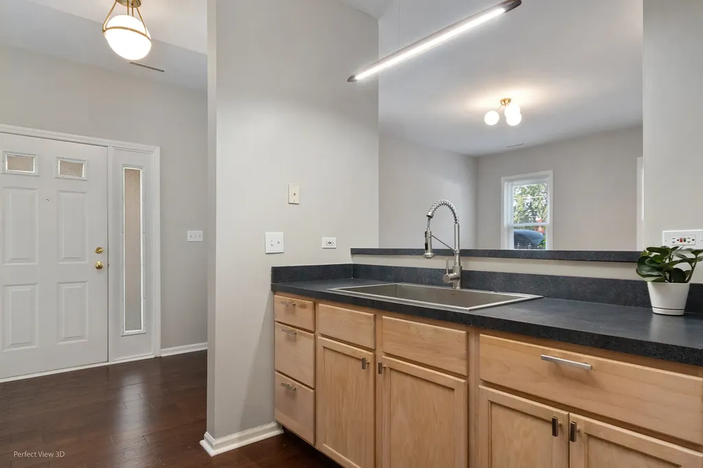 3761 South Lake Park Avenue Chicago IL 60653