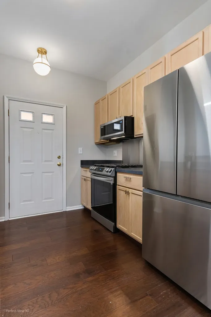 3761 South Lake Park Avenue Chicago IL 60653