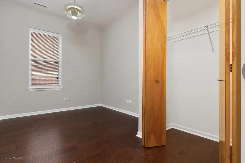 3761 South Lake Park Avenue Chicago IL 60653