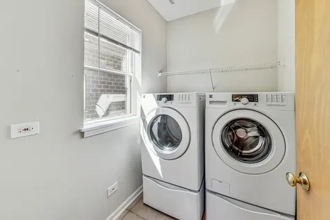 3761 South Lake Park Avenue Chicago IL 60653