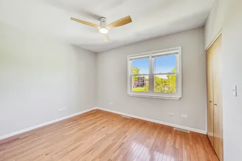 3761 South Lake Park Avenue Chicago IL 60653