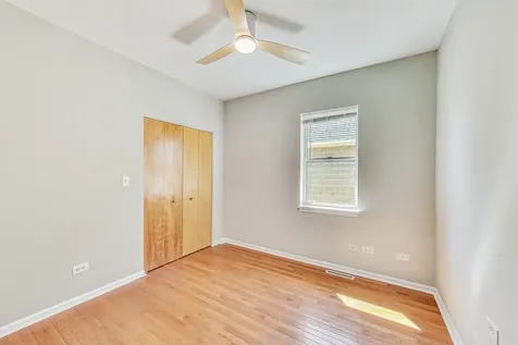 3761 South Lake Park Avenue Chicago IL 60653