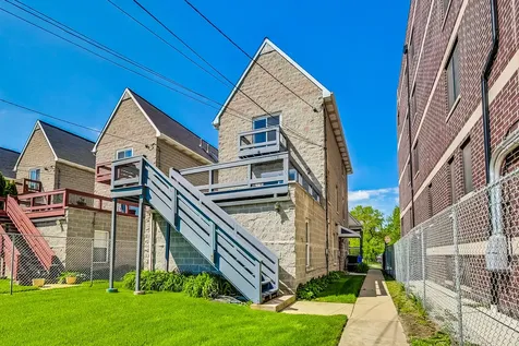 3761 South Lake Park Avenue Chicago IL 60653
