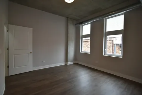 3833 North Broadway Street Chicago IL 60613